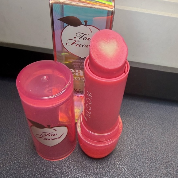 Too Faced Lip Balm - Picture 4 of 4